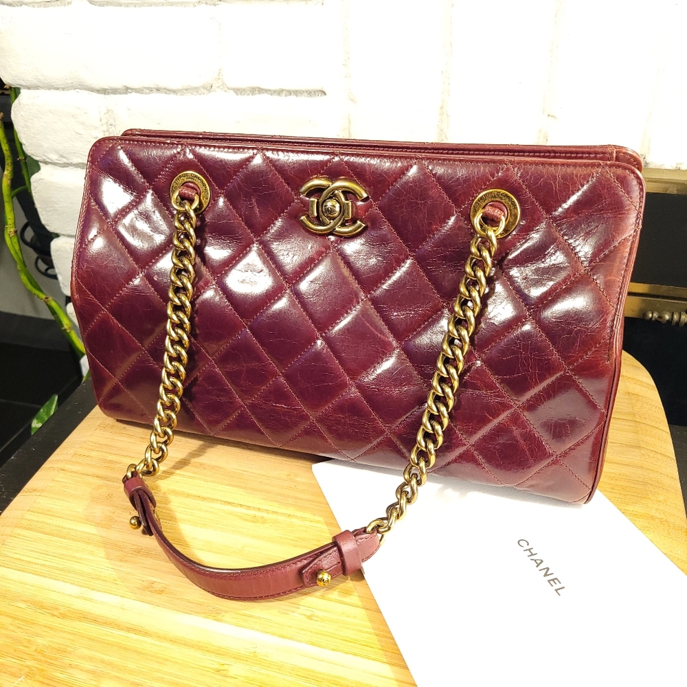 Chanel Quilted Lambskin Perfect Edge Tote - Picture 8 of 15